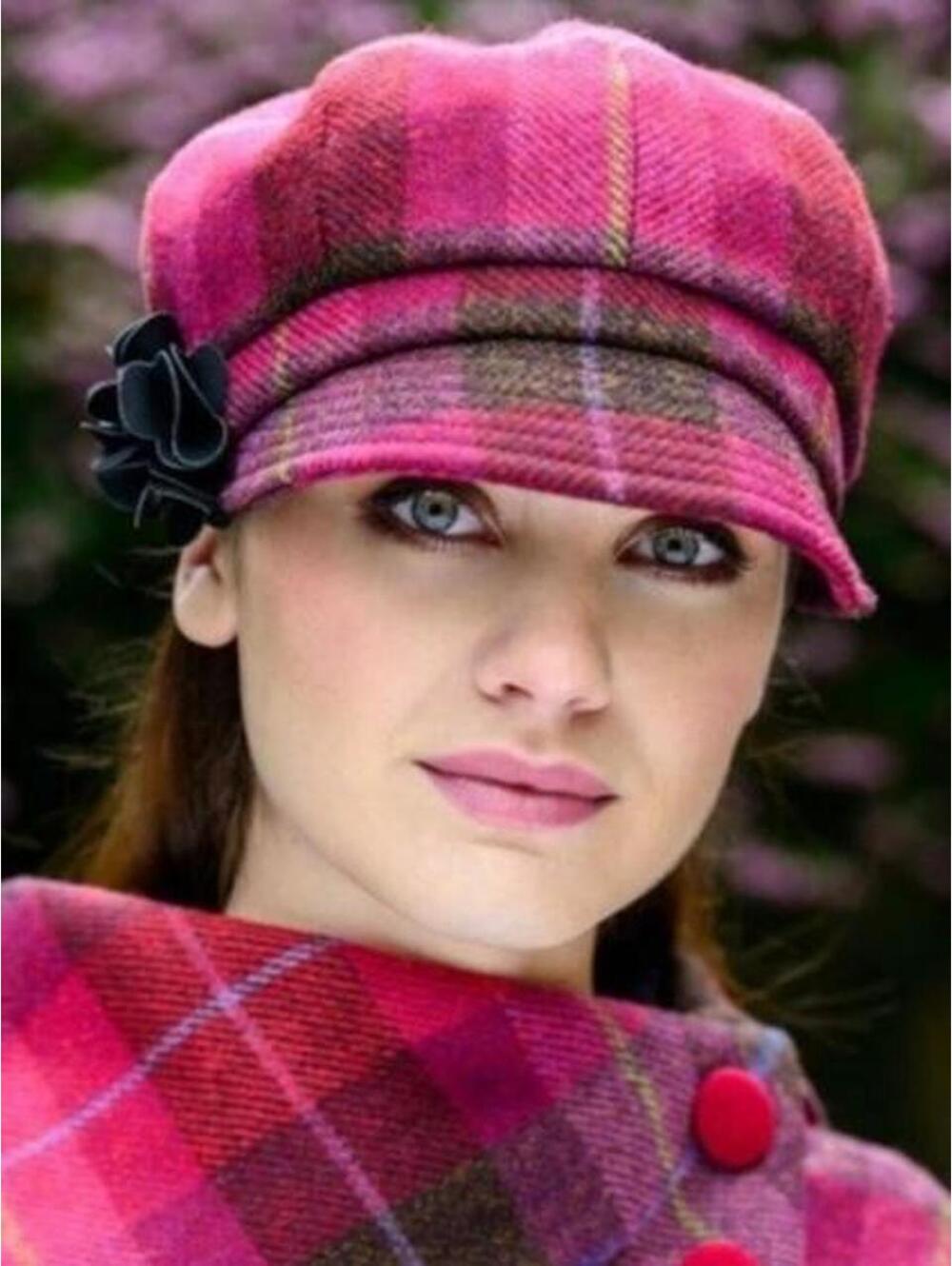 Mucros Weavers Ireland pink wool plaid newsboy hat with flower y2k style